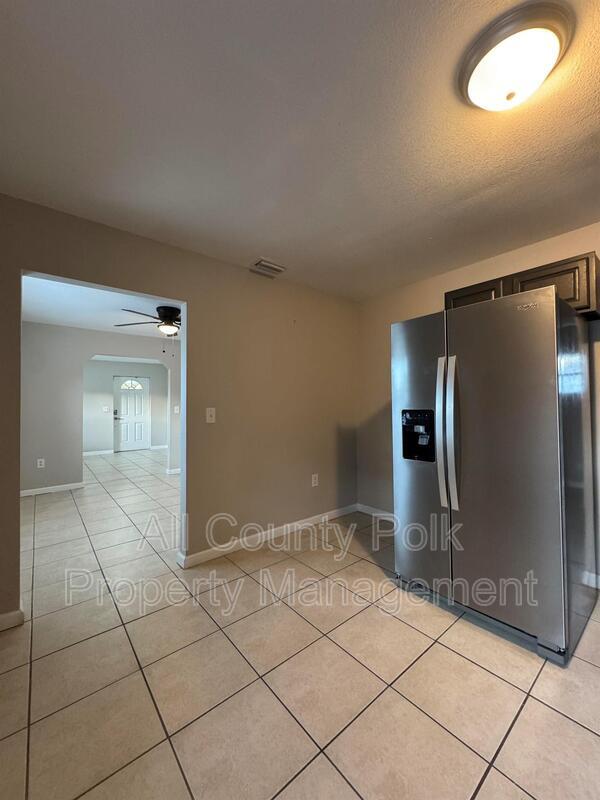 Building Photo - 1205 Ave F