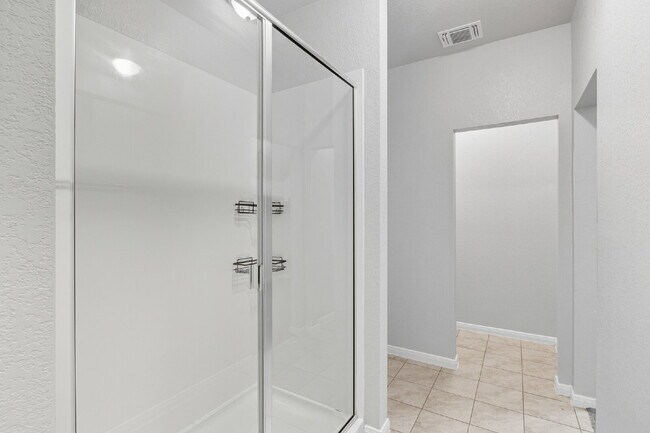 Building Photo - Large 4 bed, 2.5 bath Home in Meadows of K...