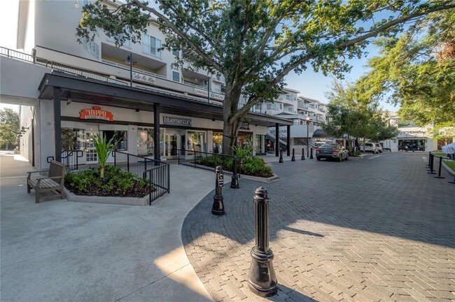 Building Photo - 762 S Village Cir
