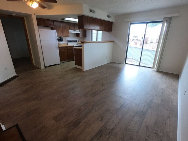 Building Photo - AVAILABLE NOW! Ground floor condo, feels l...