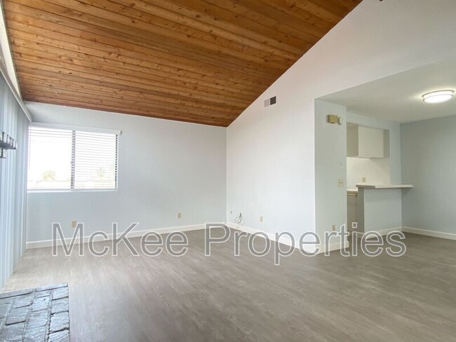 Building Photo - 4534 W Point Loma Blvd