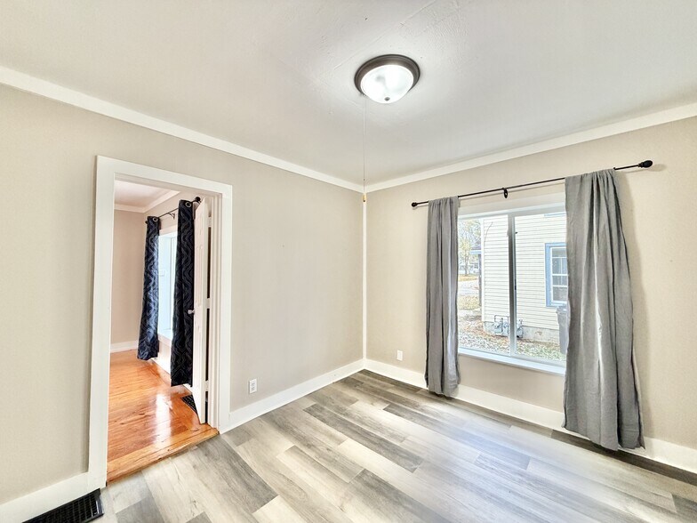 Building Photo - 955 10th St