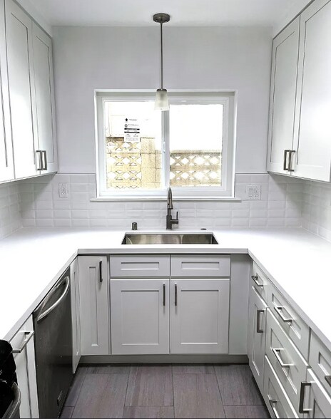 Building Photo - 1008 7th St