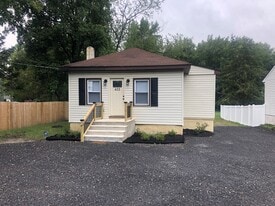 Building Photo - 422 Elbo Ln