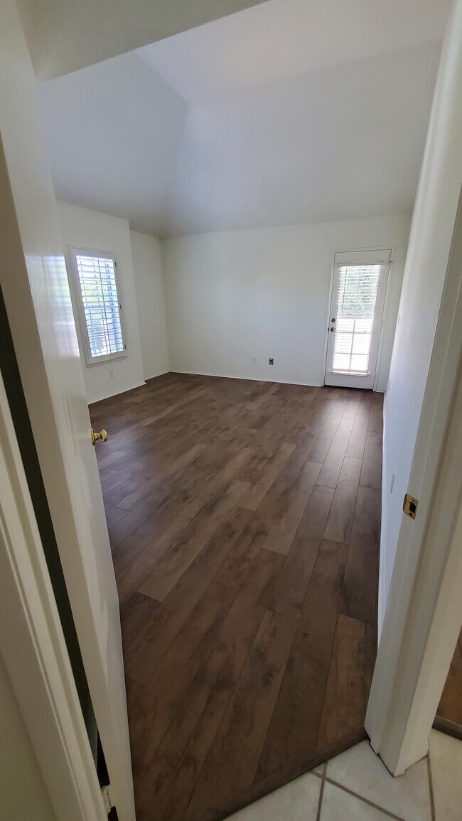 Building Photo - 24111 Del Monte Dr.