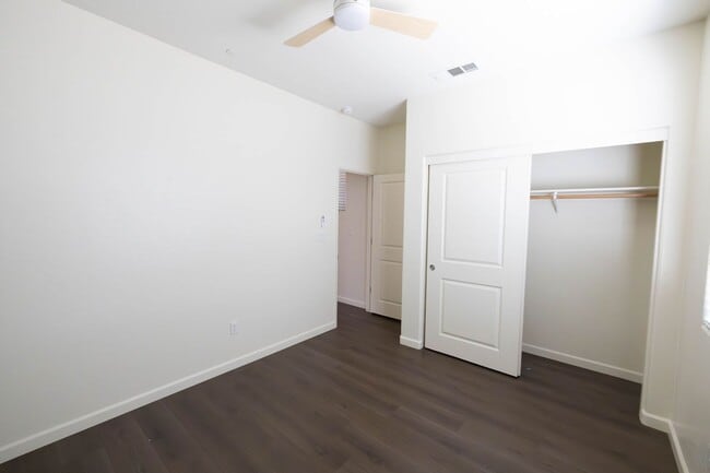 Building Photo - Lovely 3 bedroom home for rent in Hanford CA