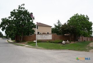 Building Photo - 5757 Columbia Dr