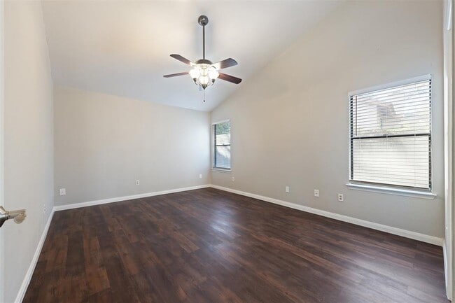 Building Photo - 8704 Birmingham Dr