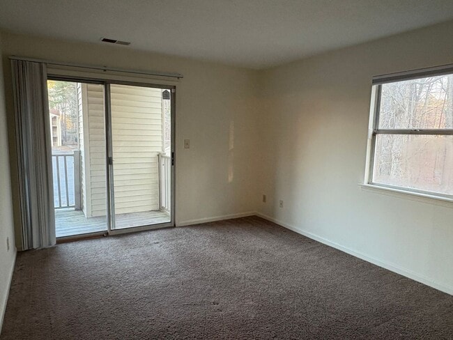 Building Photo - 541 Pineland Cir