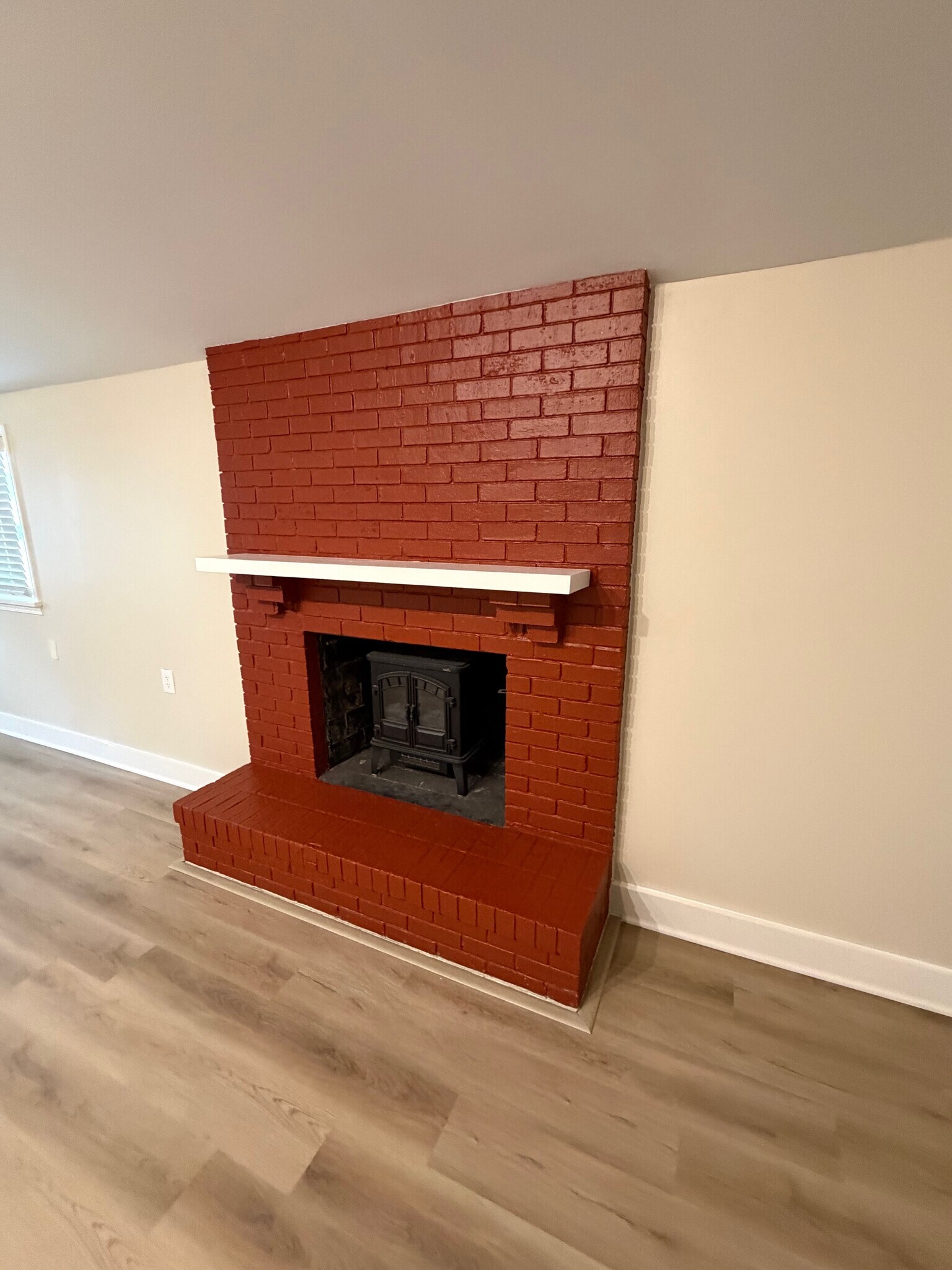 Building Photo - 7408 Lorenzo Ln