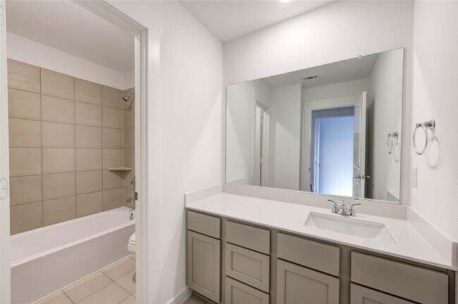 Building Photo - 11910 De Carvalho Ln