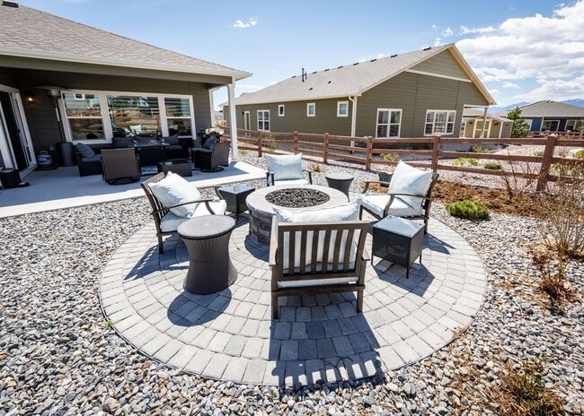 Building Photo - Luxury Ranch-Style Home for Rent | Wolf Ranch | D20 Schools | Pikes Peak Views