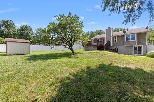 Building Photo - 1620 Dahlia Ct