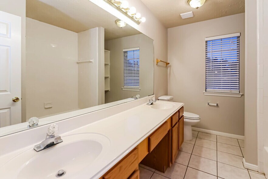 Building Photo - 20415 Blue Beech Dr
