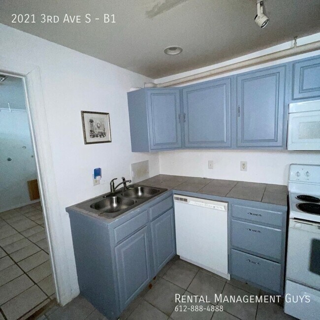 Building Photo - 2021 3rd Ave S