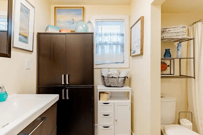 Building Photo - 756 N 76th St