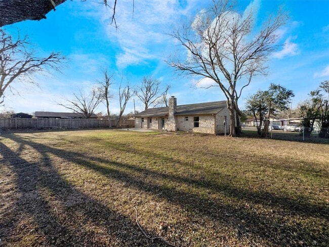 Building Photo - 1502 Glen Burnie Dr