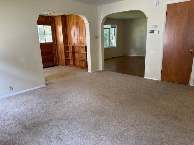 Building Photo - 721 W Olin Ave