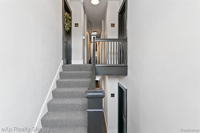 Building Photo - 259 W Nine Mile Rd