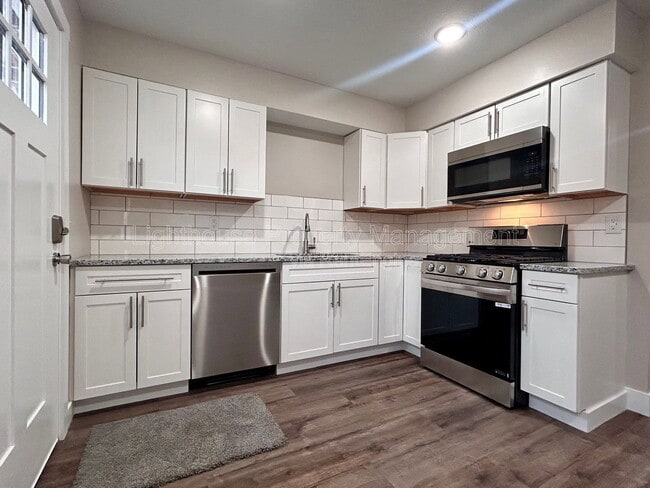 Building Photo - 2876 Taft Ave SW