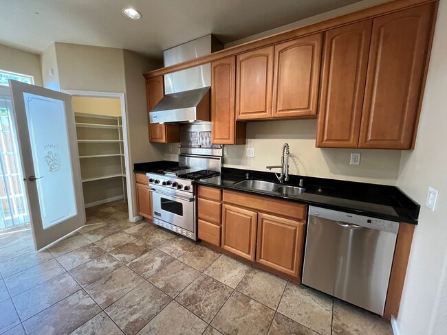 Building Photo - Upgraded and Beautiful Spacious 4 Bedroom ...