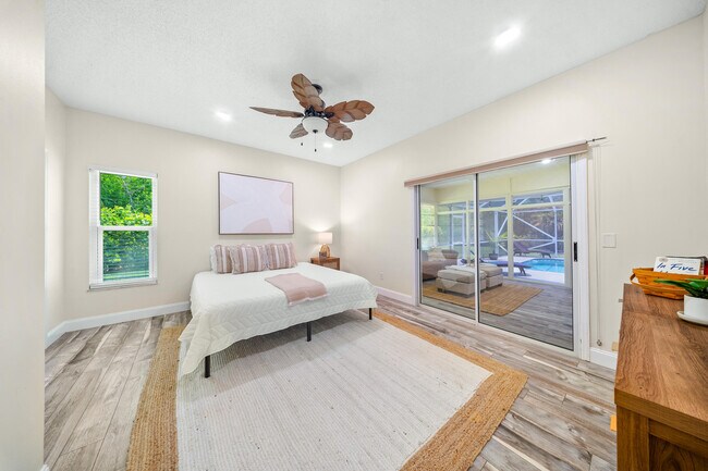 Building Photo - 7903 Plantation Lakes Dr