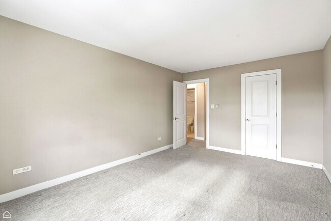 Building Photo - 250 Ridge Ave