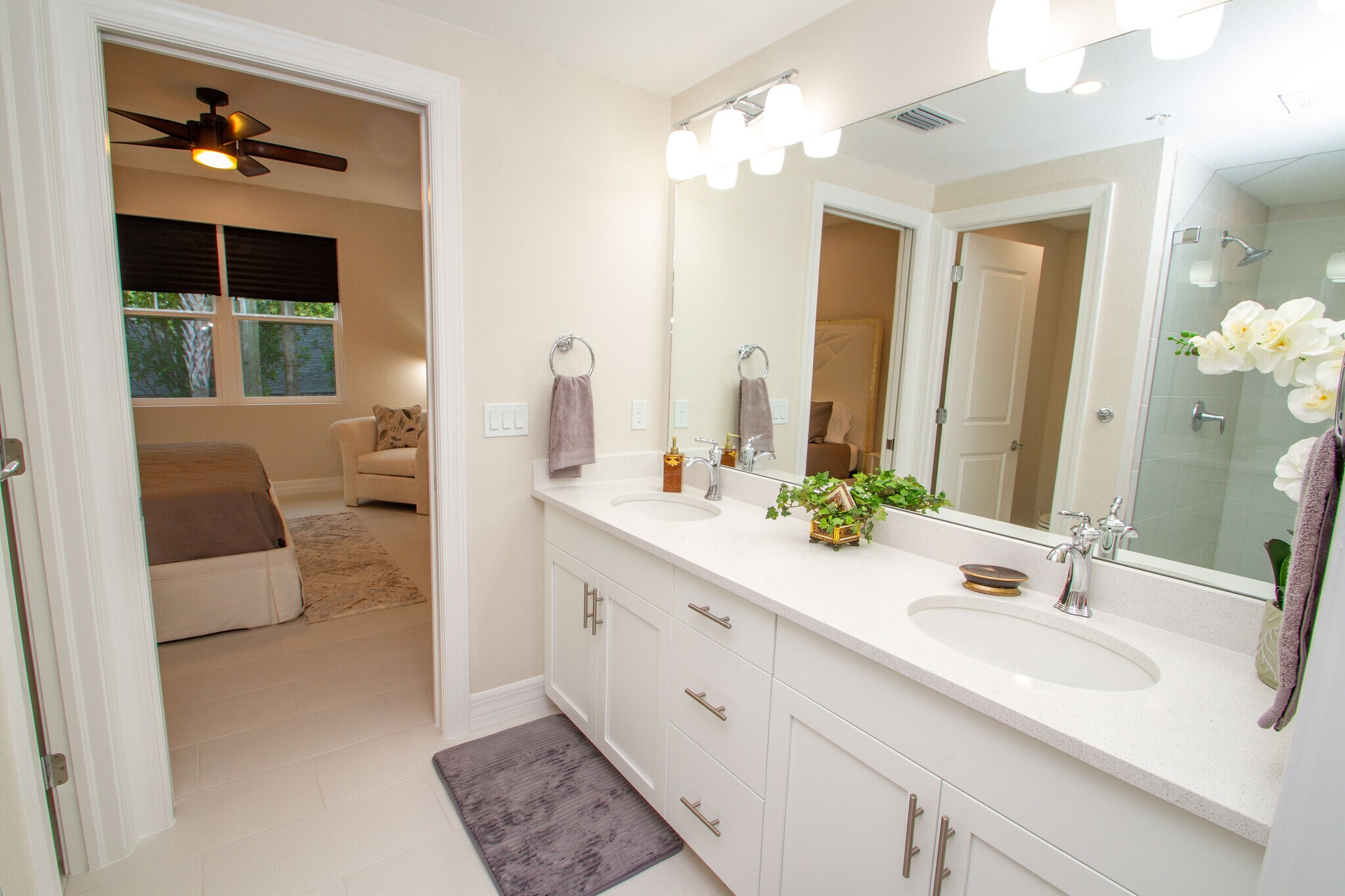 Master Bath - 262 Indies Dr E