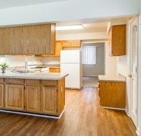 Building Photo - Castle Acres