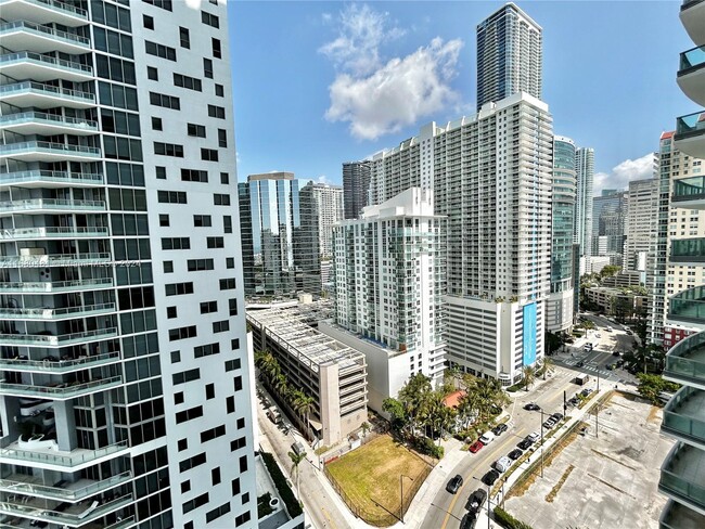 Building Photo - 1331 Brickell Bay Dr