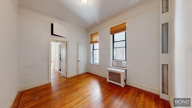 Building Photo - 104 E 81st St