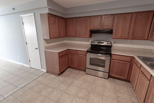 Building Photo - 706 Demaret Dr