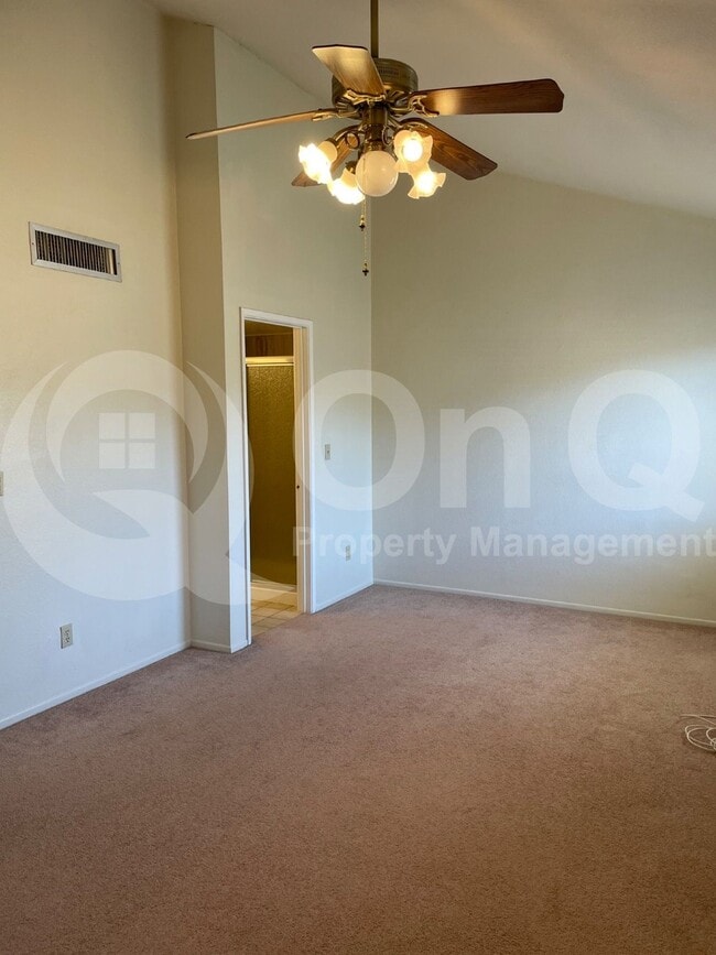 Building Photo - 3117 E Oasis De Palmeras