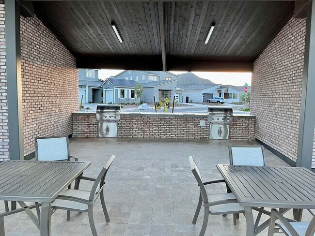 Building Photo - Single level, 4Bedrooms/3Bath TollBrother ...