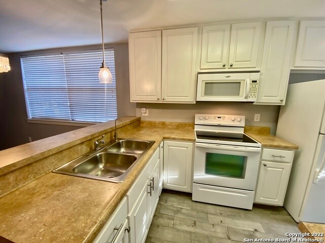 Building Photo - 11815 Vance Jackson Rd