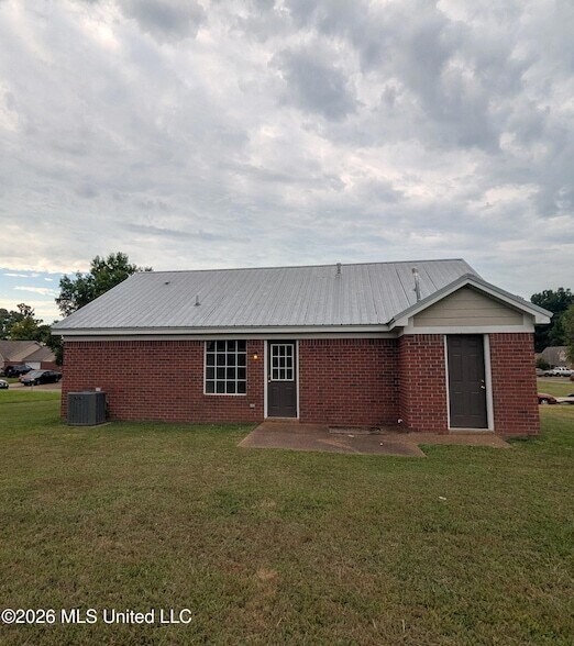Building Photo - 2630 Winwood Cove