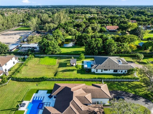 Building Photo - 5000 SW 159th Ave