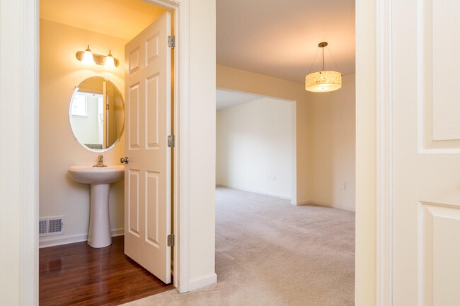 Building Photo - 6225 Brant Ln