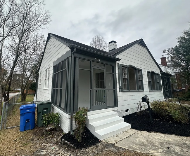 Building Photo - Fully Renovated 1-Bedroom Duplex in the Heart of Shandon – Minutes from USC & Fort Jackson! - 373...