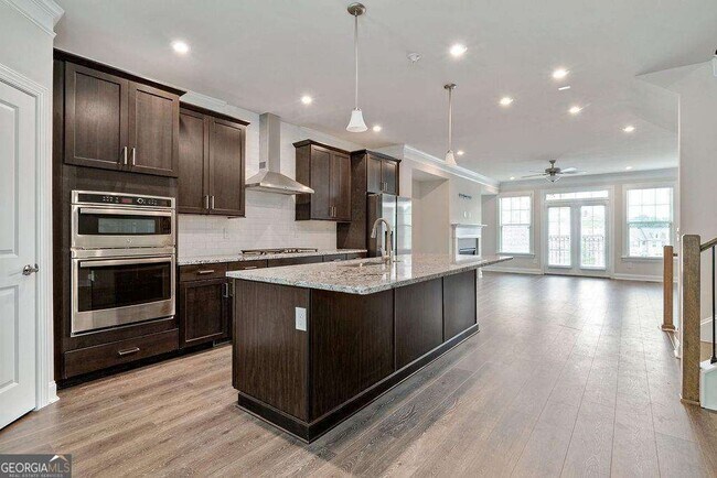 Building Photo - 1395 Harris Way S