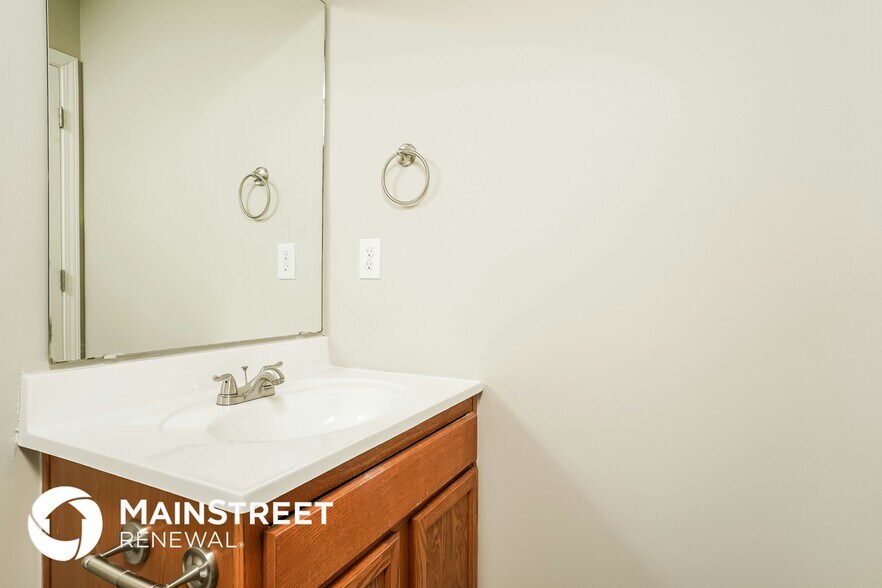 Building Photo - 2253 Ballston Pl