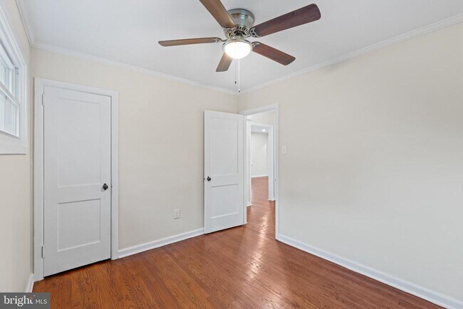 Building Photo - 705 Devon Rd