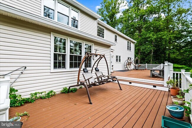 Building Photo - 80 Stonewall Dr