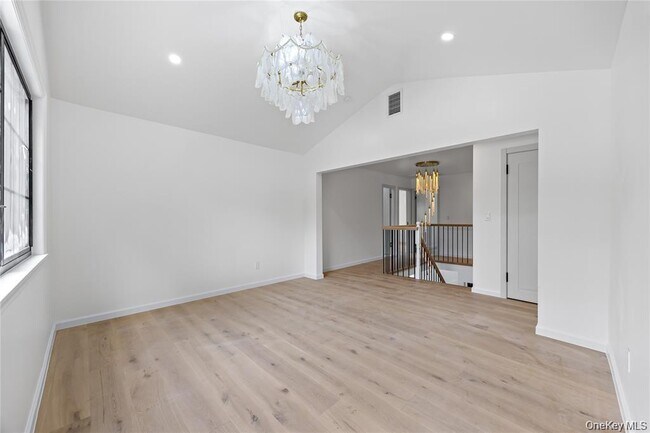 Building Photo - 26 Roseanne Dr