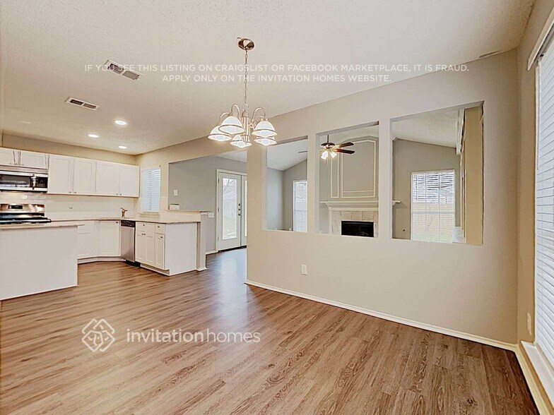 Building Photo - 5403 Signal Peak Dr
