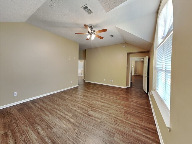 Building Photo - 1907 W Welsford Dr