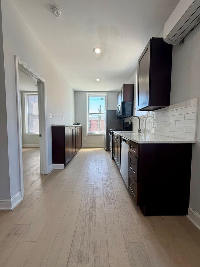 Building Photo - 1247 Snyder Ave