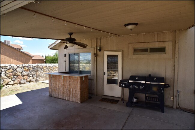 Building Photo - 14325 Island Point Dr