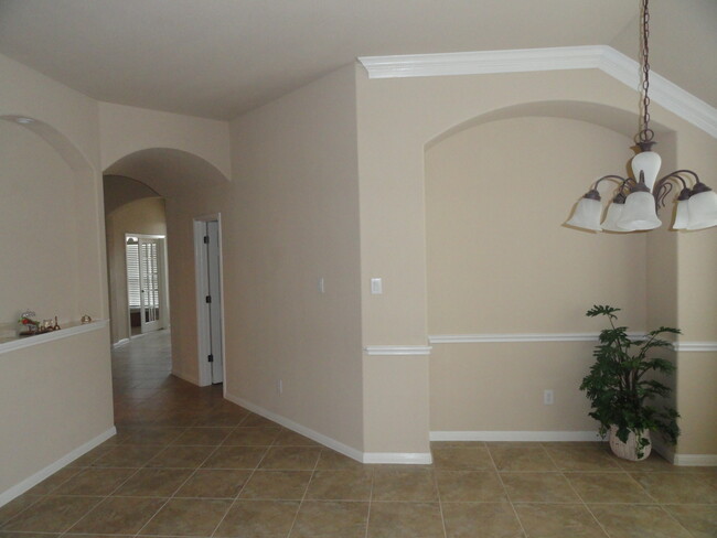 Building Photo - 10024 Lisi Anne Dr
