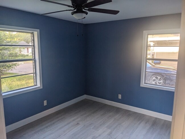 Building Photo - 3941 Broadmoor Dr